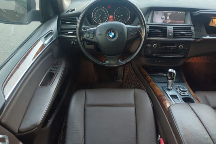Used BMW X5 2011 xDrive35i Leading Model Steering Wheel