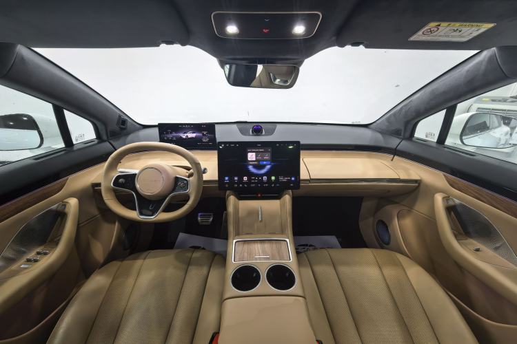 Used Hima Luxeed R7 2024 All-Electric 736 km Ultra Interior 2