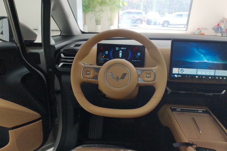 Used Wuling Starlight 730 2025 Model Plug-in Hybrid 125km Luxury Edition
