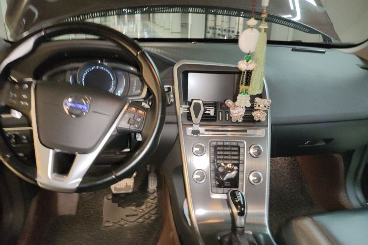 Used Volvo XC60 2014 Restyled T5 Zhiya Edition Center Console