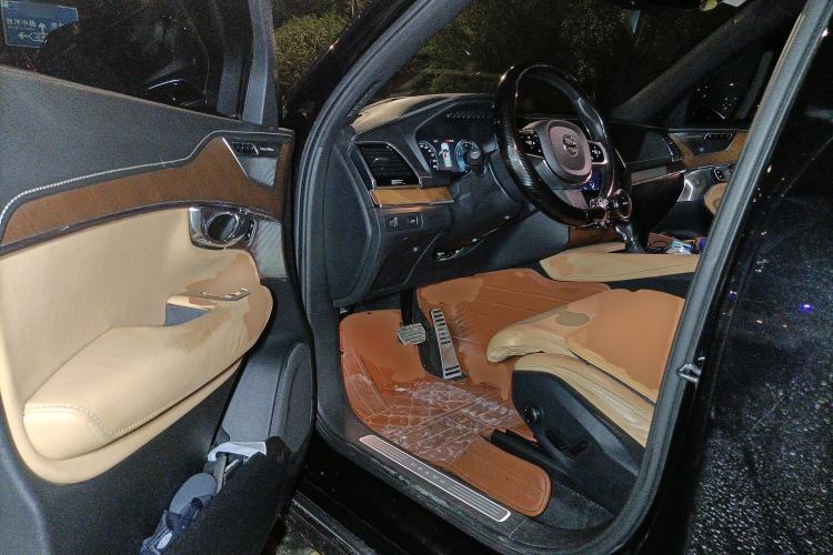 Used Volvo XC90 2017 T6 Prestige 7-Seater Driver Seat