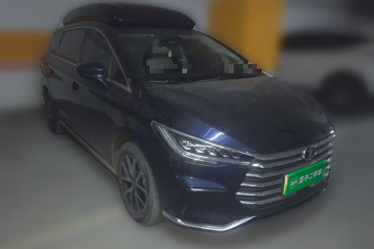 Used BYD Song MAX New Energy 2022 DM-i 105KM Executive Edition Front Right 45 Deg