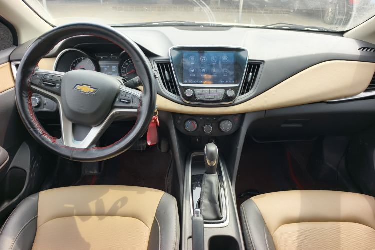 Used Chevrolet Monza 2022 320 Automatic Enjoyment Sunroof Version Center Console