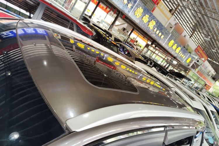 Used Mitsubishi Outlander 2019 2.0L Two-Wheel Drive Comfort Edition 7 Seats China V Emission Standard Roof