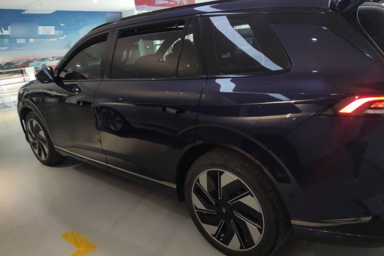 Used Dongfeng eπ eπ008 2024 636Max All-Electric Version 6 Seats