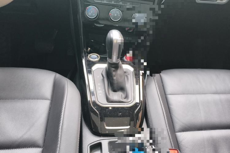 Used Volkswagen T-ROC 2021 280TSI DSG Two-Wheel Drive Comfort Connect Edition