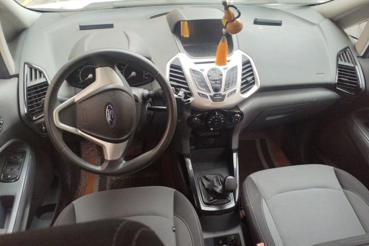 Used Ford EcoSport 2013 1.5L Manual Fashion Model Center Console