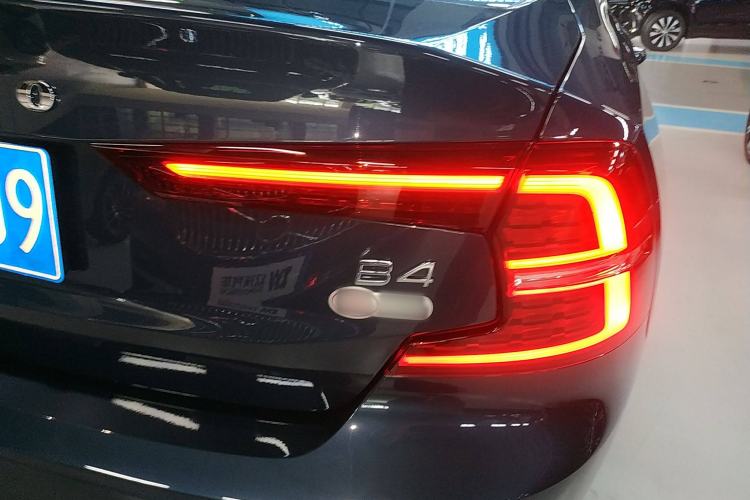 Used Volvo S60 2023 B4 Zhiyi Luxury Edition