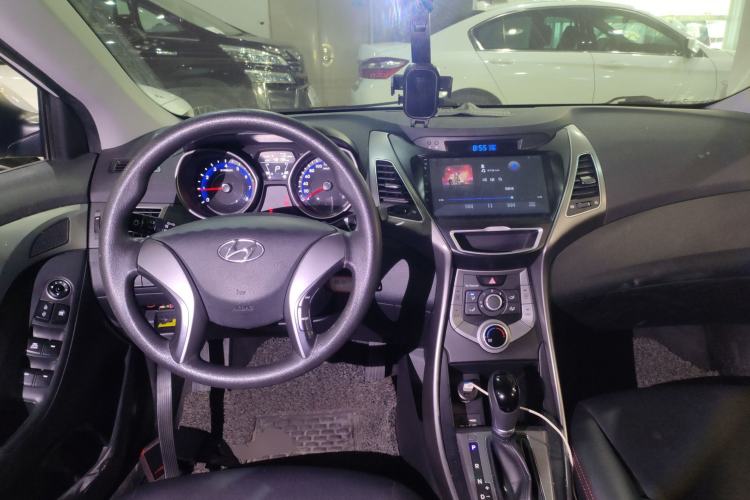Used Hyundai Elantra (5th Generation / Langdong) 2016 1.6L Automatic Smart Version
