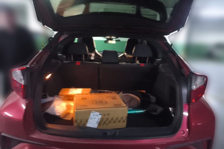 Used Toyota C-HR 2018 2.0L Leading with Sunroof China VI Standard Trunk