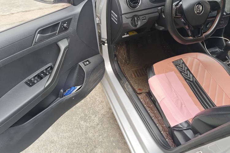 Used Volkswagen Jetta 2017 1.5L Manual Fashion Edition