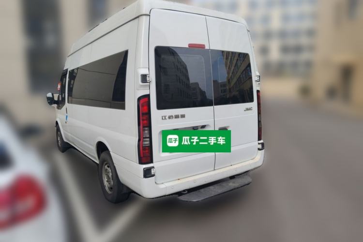 Used JMC Fushun 2023 2.0T Automatic Mid-Range Mid-Roof Commercial Multi-Purpose 7-Seater Passenger Vehicle
