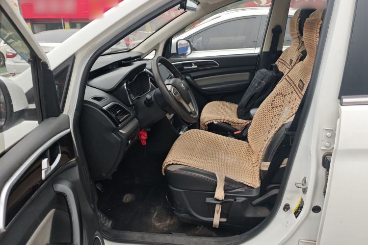 Used HYOSOW H3 2015 1.5L manual Comfort trim level