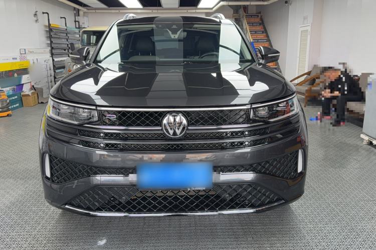 Used Volkswagen Tavendor 2024 380TSI All-Wheel-Drive R-Line Cruise Premium Edition Exterior 1