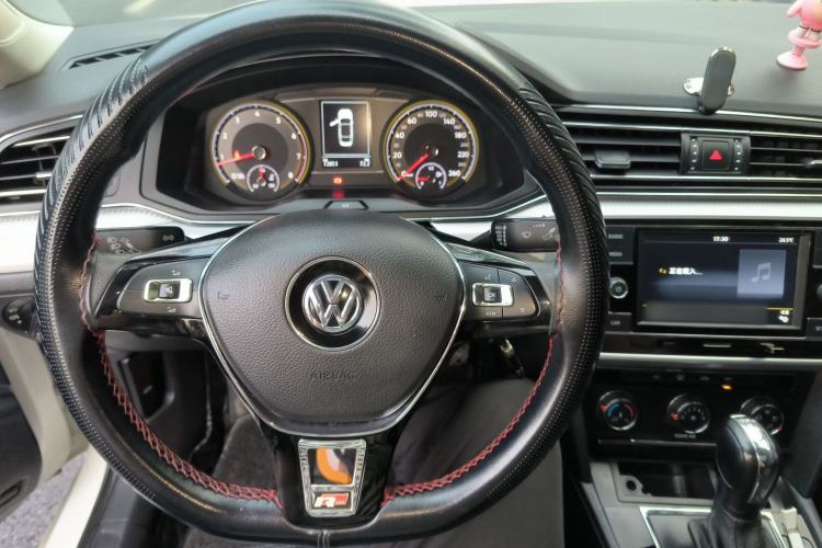 Used Volkswagen Lamando 2019 230TSI DSG Fashion Edition China V Standard Steering Wheel