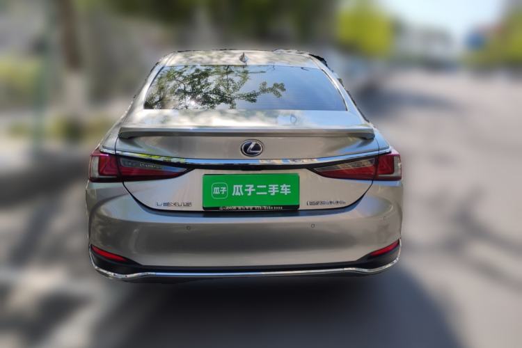 Used Lexus ES 2018 300h Premier Edition China VI Standard