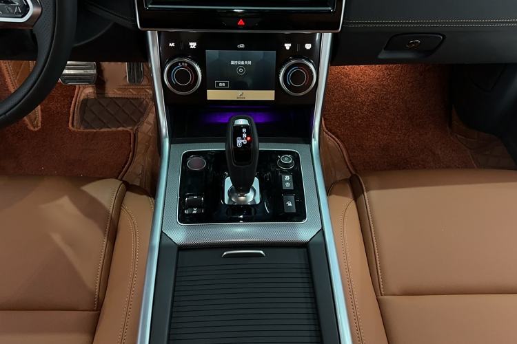 Used Jaguar XEL 2025 2.0T 250 PS R-DYNAMIC 90th Anniversary Edition