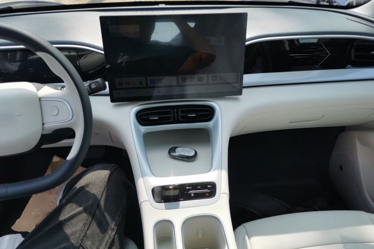 Used Geely Galaxy Geome 2026 Model 310km Dream Edition Center Console