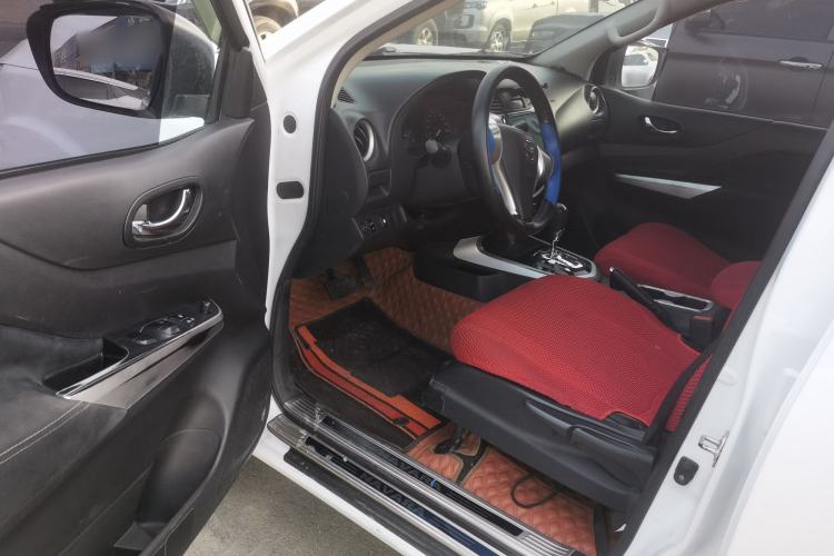 Used Nissan Navara 2017 2.5L Automatic 4x4 Luxury Edition QR25
