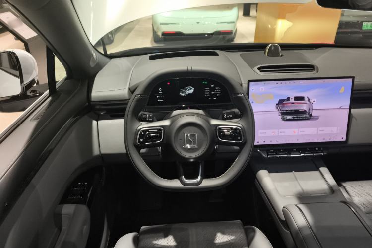 Used Zeekr 7X 2025 100 kWh Long-Range Rear-Wheel Drive with Intelligent Driving Features