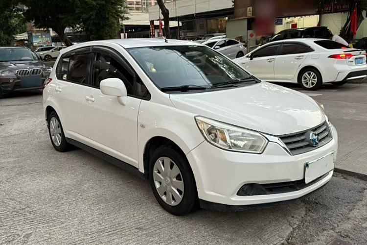 Used Venucia R50 2013 1.6L Automatic Fashion Edition
