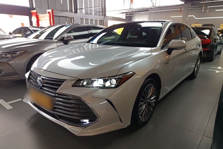 Used Toyota Avalon 2019 Dual-Engine 2.5L XLE Prestige Version China VI Standard
