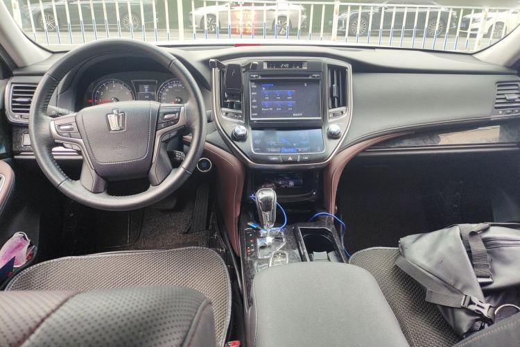 Used Toyota Crown 2018 2.0T Sport Edition Center Console