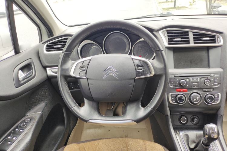 Used Citroen C4L 2014 1.8L Intelligent Drive Manual Version – Dynamic Edition Steering Wheel