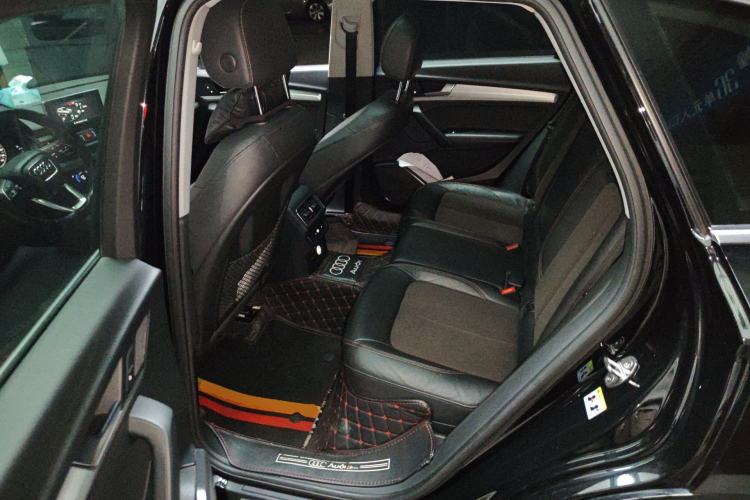 Used Audi Q5L 2018 40 TFSI Prestige Fashion Edition China VI Left Rear Seat