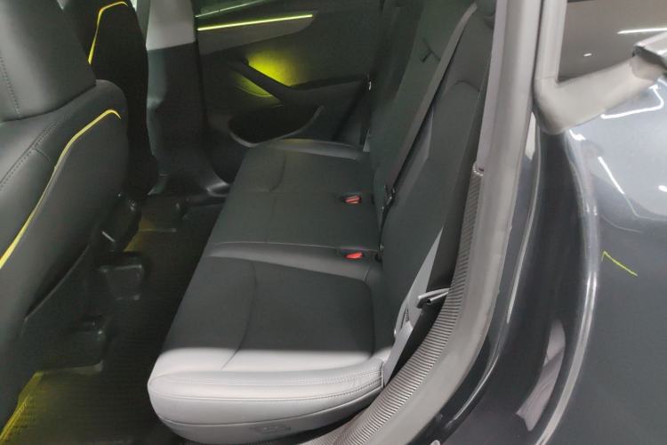 Used Tesla Model Y 2025 Long-Range All-Wheel-Drive Version