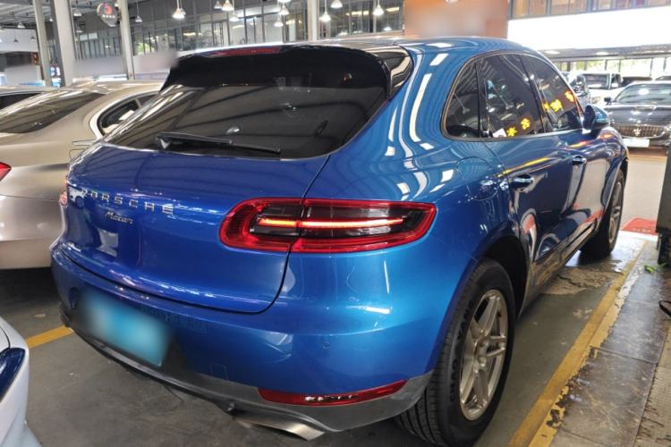 Used Porsche Macan 2016 Macan 2.0T Rear Right 45 Deg