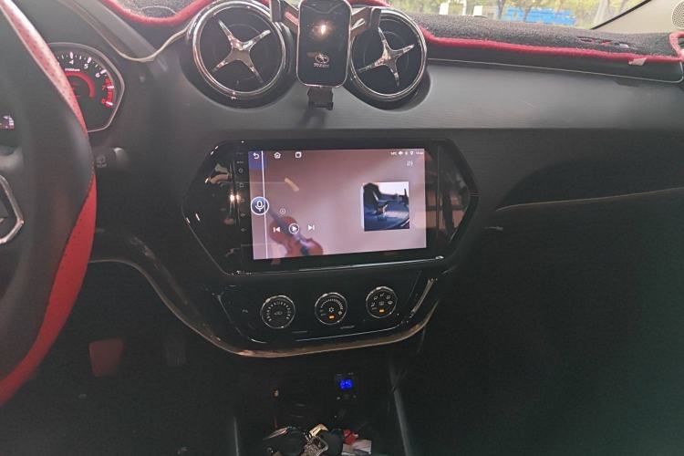 Used Soueast DX3 2018 1.5L Manual Luxury Model
