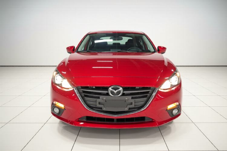 Used Mazda 3 Axela 2016 Sedan 1.5L Automatic Luxury Model