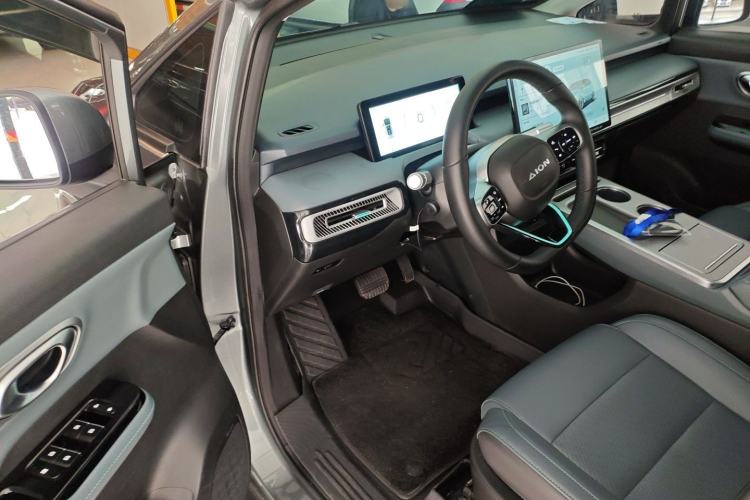 Used AION Y 2023 Plus 610 Smart Edition Ternary Lithium
