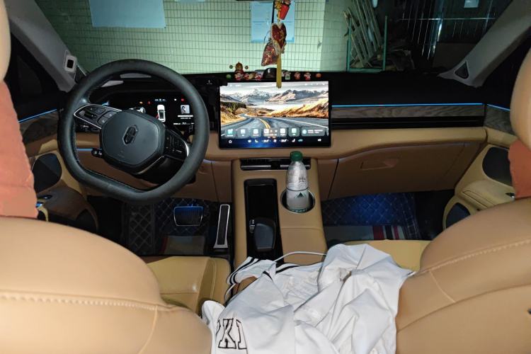 Used Hima AITO M5 2022 Extended-Range Four-Wheel Drive Ultimate Edition Center Console