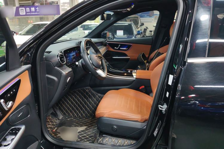 Used Mercedes-Benz GLC 2023 Facelift GLC 260 L 4MATIC Dynamic Version 5 Seats Left Front Seat