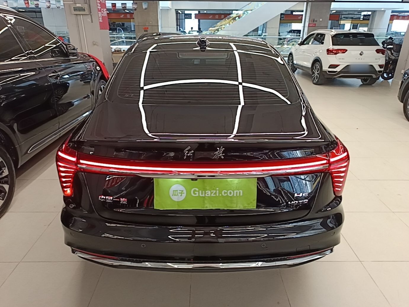 Hongqi H5 2025 2.0T Automatic Flag Edition – 500 000 Units Commemorative Version — снимка 5
