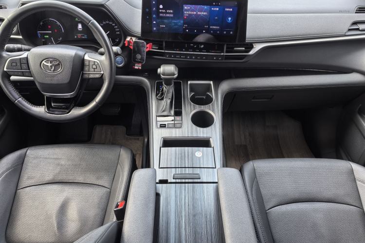 Used Toyota Sienna 2021 2.5L Hybrid Premium Edition