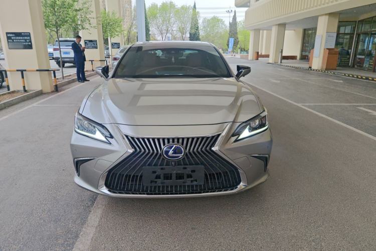 Used Lexus ES 2018 300h Premier Edition China V Standard
