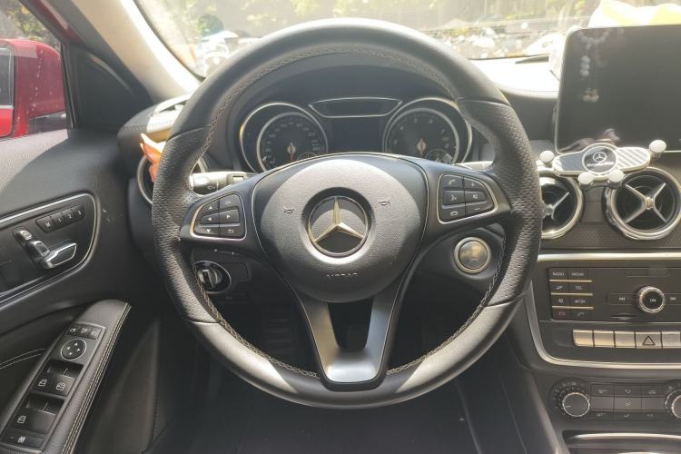 Used Mercedes-Benz GLA 2018 GLA 200 Fashion Model Steering Wheel