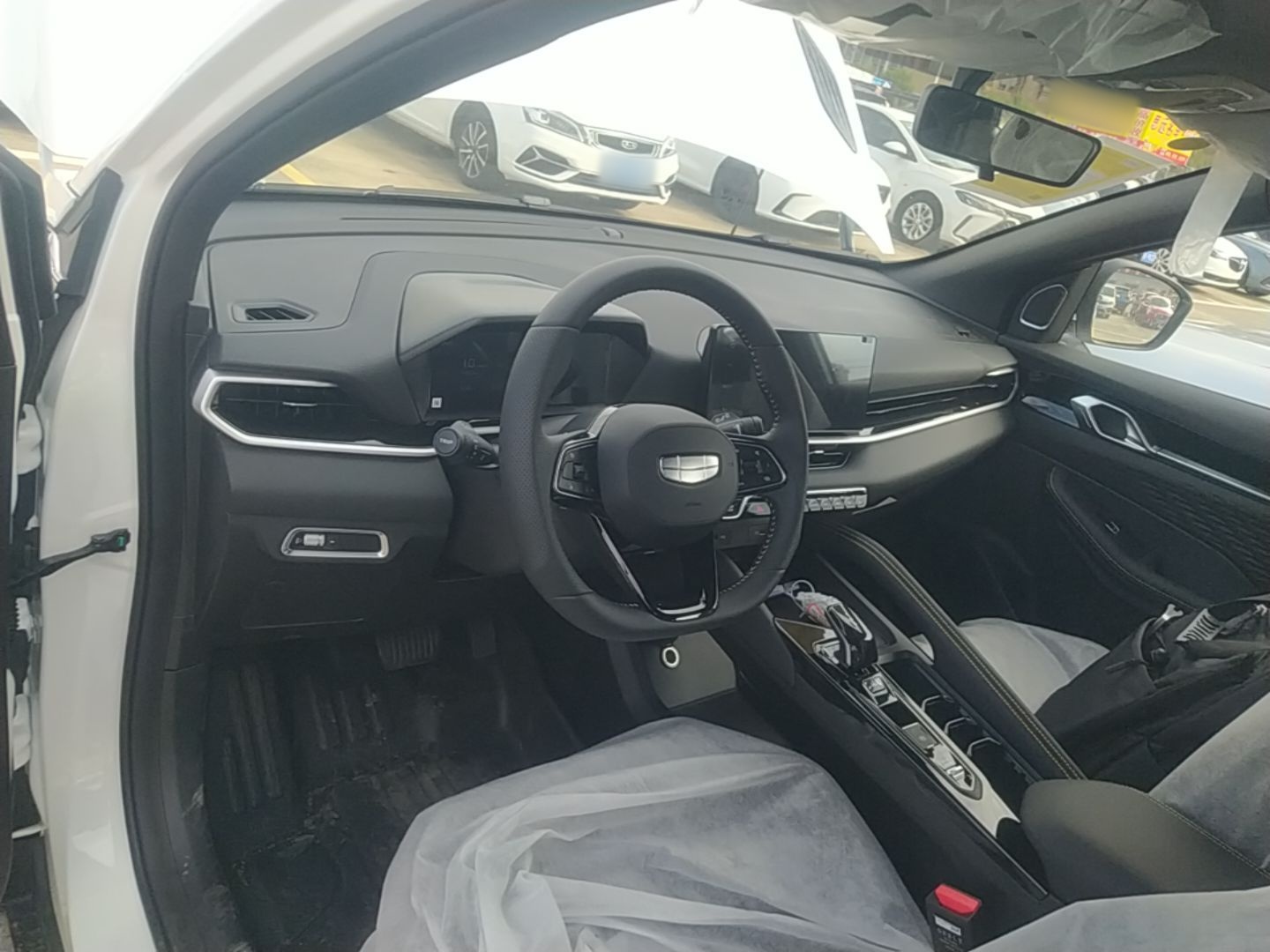 Geely Auto Coolray 2025 Bin Yue L 1.5TD DCT Beyond Edition — снимка 12