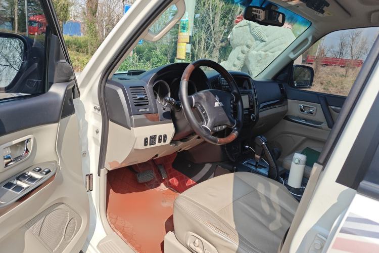 Used Mitsubishi Pajero 2018 V97 3.8L 5-Door GLS Sunroof Single-Difference Model – Middle East
