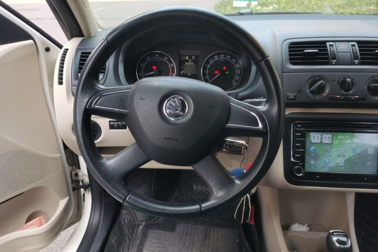 Used Skoda Fabia 2014 1.4L Automatic Crystal Edition
