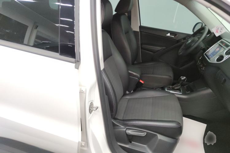 Used Volkswagen Tiguan L 2016 280TSI Automatic Two-Wheel-Drive Silk Road Style Edition
