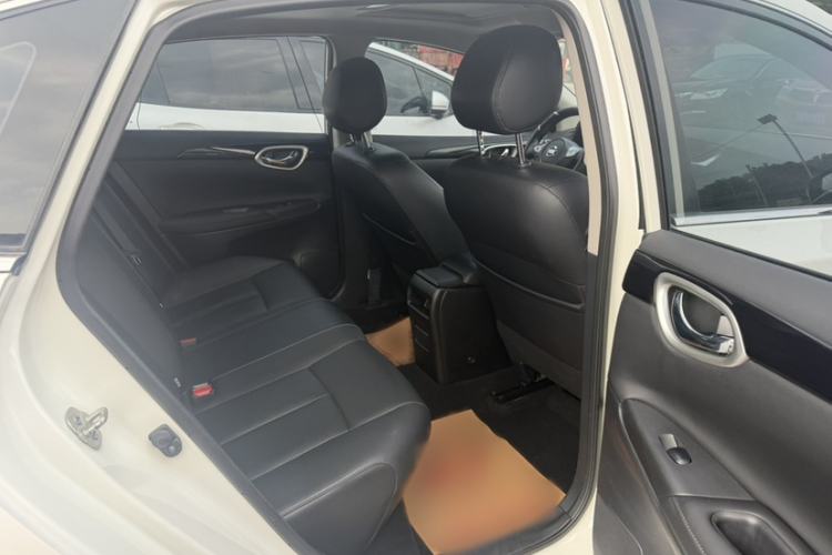 Used Nissan Sylphy 2019 1.6XV CVT Smart Connect Luxury Edition China VI Standard Interior 5