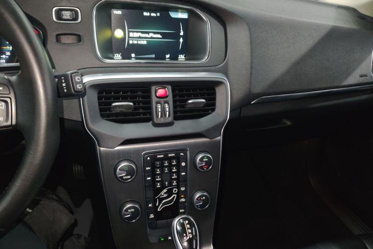 Used Volvo V40 2016 T3 Zhiyi Edition