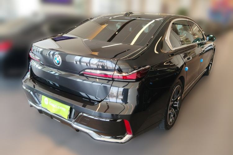 Used BMW 7 Series 2023 735Li M Sport Package Rear Right 45 Deg