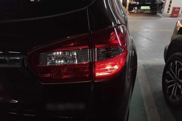 Used JMC Yusheng S350 2016 2.0T Automatic Two-Wheel Drive Gasoline Luxury Version with Sunroof 5 Seats