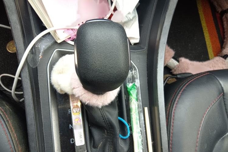 Used Chery Tiggo 3X 2021 Diamond Edition 1.5L CVT 3-Carat Gear Lever