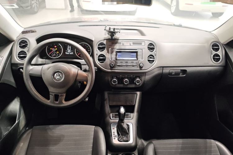 Used Volkswagen Tiguan 2013 1.8TSI Automatic Two-Wheel Drive Trend Edition Center Console